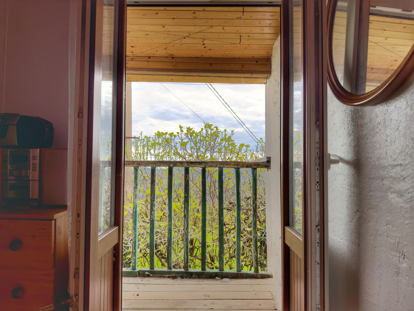 Oportunidad Única en Moncalian Casa con Terreno, Naves y Vistas Increíbles
